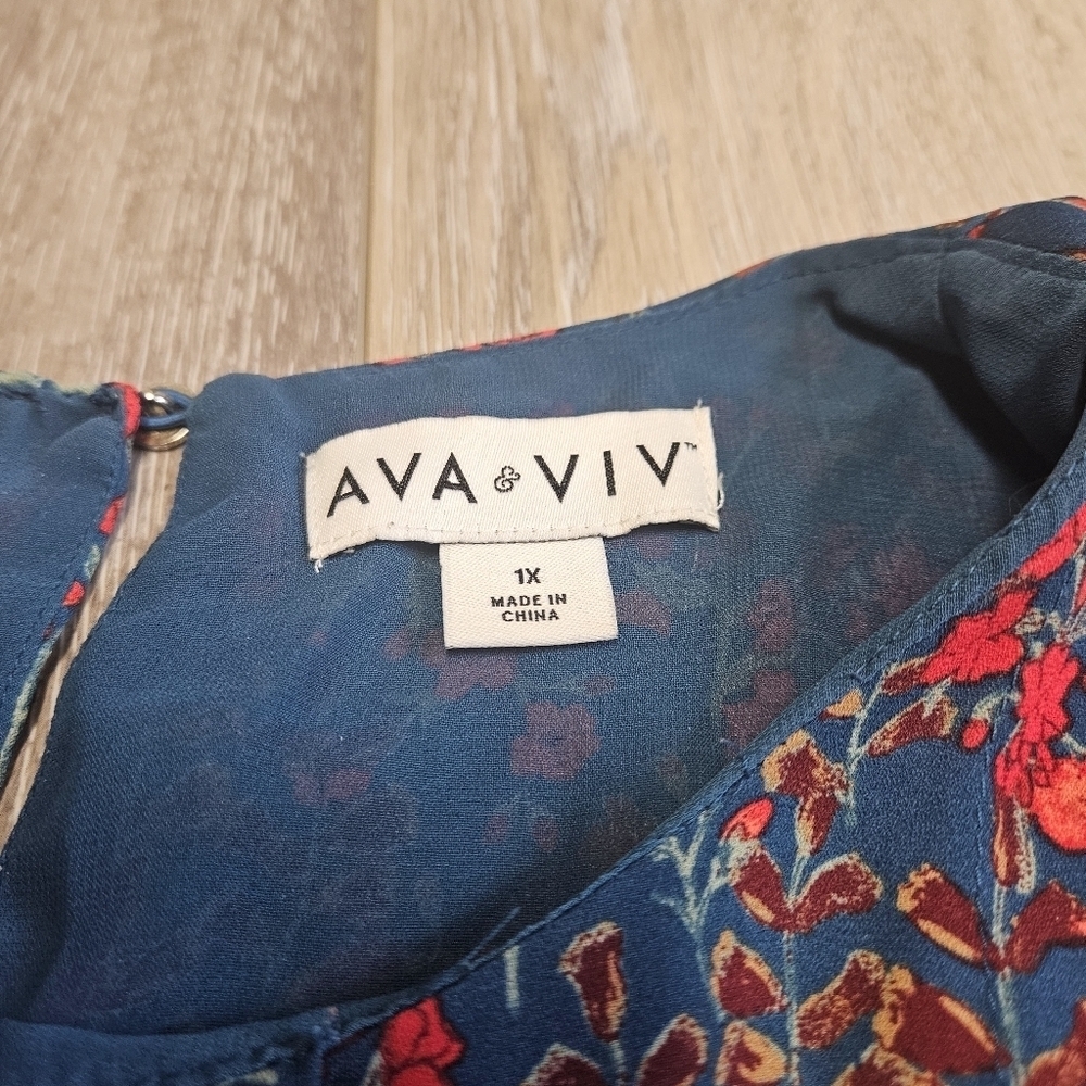 Ava & Viv Floral Pintuck Long Sleeve Relaxed Fit Blouse Women's 1X Plus Blue - Picture 8 of 9